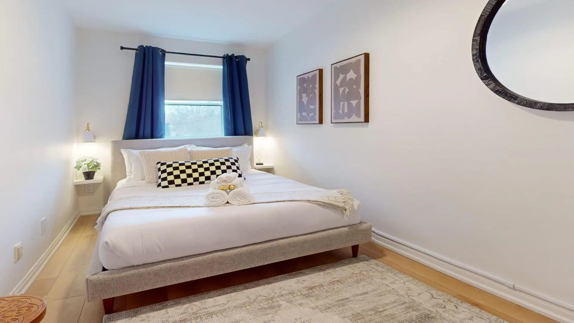 Casa Hotel Elegant 2Br Suite In Leslieville تورونتو 0*,