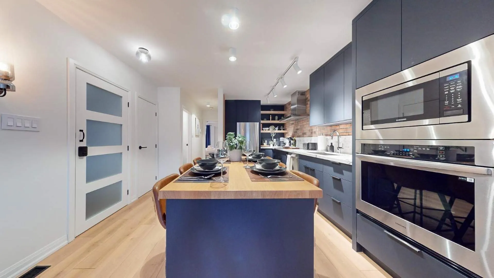 Casa Hotel Elegant 2Br Suite In Leslieville Toronto